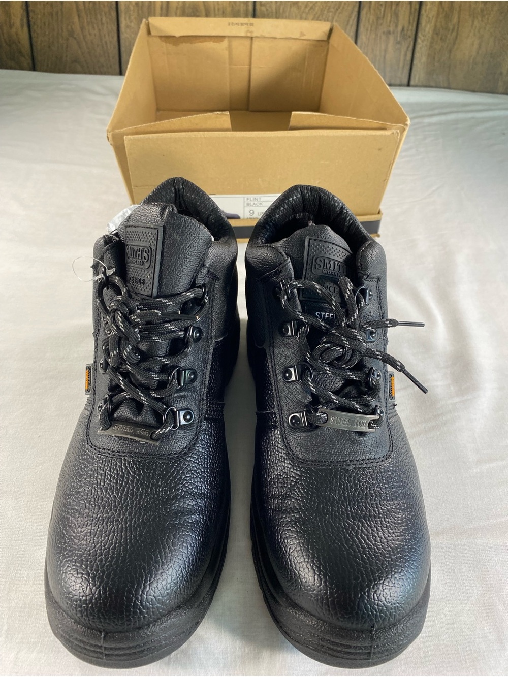 Men’s NIB Smith’s Work Wear Black Steel Toe Water Proof Safety Boots sz 9